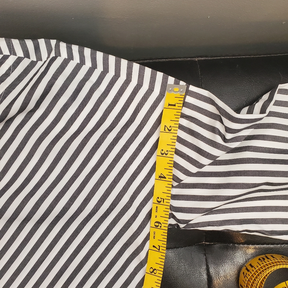 Striped Gap shirt SMALL - Picture 5 of 6